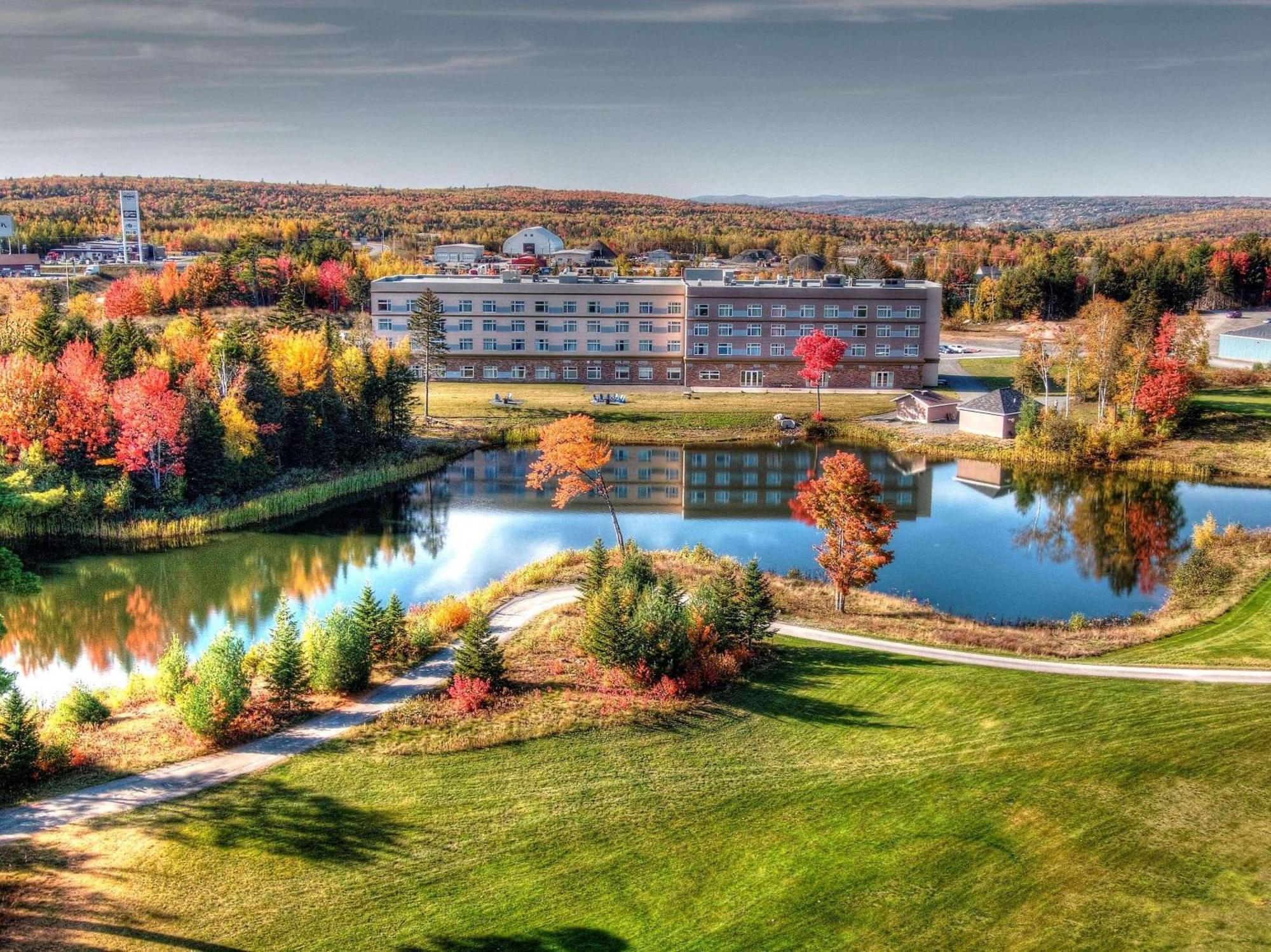 Radisson Kingswood Hotel & Suites, Fredericton Exterior photo